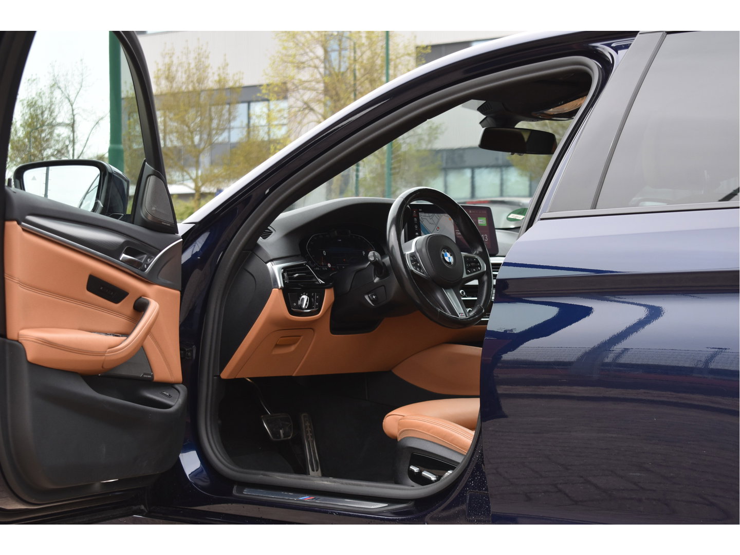 BMW 5 Serie 530i High Executive M-Sport Plus 252 pk benzine | NL-Auto | HUD | Trekhaak | Harman/Kardon | 360 gr.camera | Laserlight | Open dak