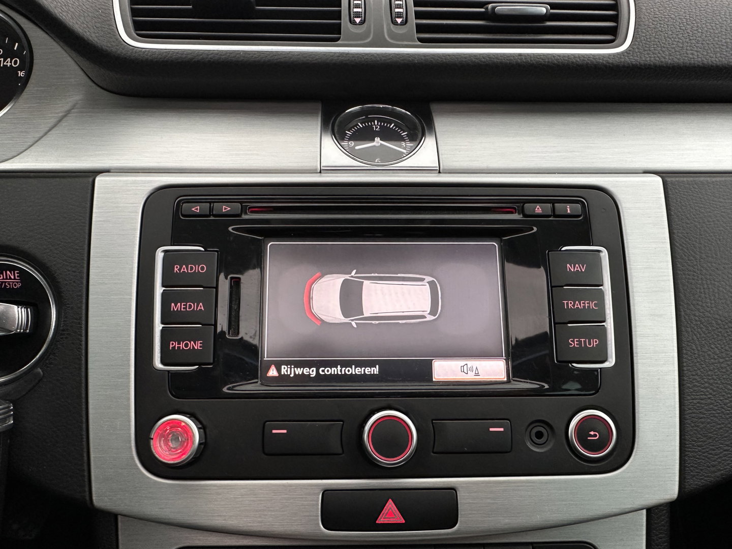 Volkswagen Passat Variant 1.6 TDI Highline BlueMotion ⚠️MOTOR-DEFECT⚠️ *PANO | LEATHER-MICROFIBRE | HEATED-COMFORTSEATS | NAVI-FULLMAP | PRIVACY-GLASS | ECC | PDC | CRUISE | 17''ALU | TOWBAR*