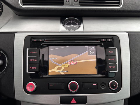 Volkswagen Passat Variant 1.6 TDI Highline BlueMotion ⚠️MOTOR-DEFECT⚠️ *PANO | LEATHER-MICROFIBRE | HEATED-COMFORTSEATS | NAVI-FULLMAP | PRIVACY-GLASS | ECC | PDC | CRUISE | 17''ALU | TOWBAR*