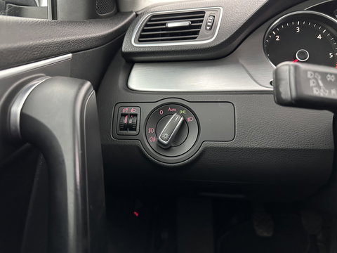 Volkswagen Passat Variant 1.6 TDI Highline BlueMotion ⚠️MOTOR-DEFECT⚠️ *PANO | LEATHER-MICROFIBRE | HEATED-COMFORTSEATS | NAVI-FULLMAP | PRIVACY-GLASS | ECC | PDC | CRUISE | 17''ALU | TOWBAR*