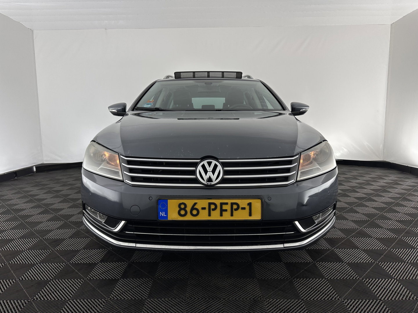 Volkswagen Passat Variant 1.6 TDI Highline BlueMotion ⚠️MOTOR-DEFECT⚠️ *PANO | LEATHER-MICROFIBRE | HEATED-COMFORTSEATS | NAVI-FULLMAP | PRIVACY-GLASS | ECC | PDC | CRUISE | 17''ALU | TOWBAR*
