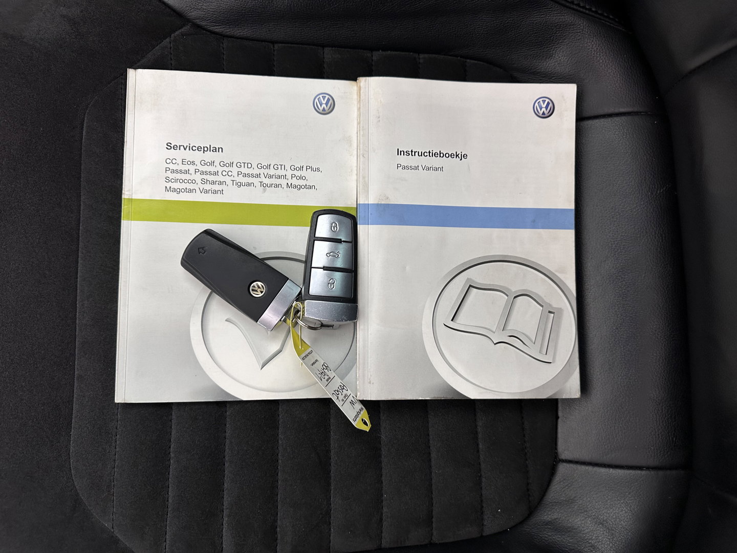 Volkswagen Passat Variant 1.6 TDI Highline BlueMotion ⚠️MOTOR-DEFECT⚠️ *PANO | LEATHER-MICROFIBRE | HEATED-COMFORTSEATS | NAVI-FULLMAP | PRIVACY-GLASS | ECC | PDC | CRUISE | 17''ALU | TOWBAR*