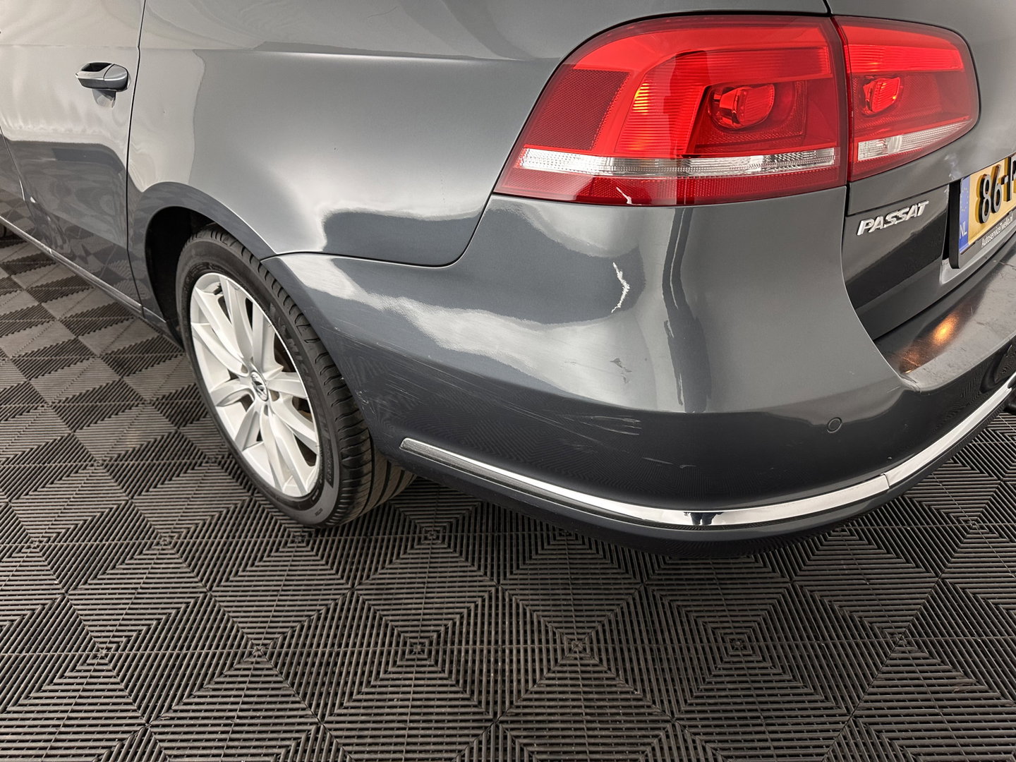 Volkswagen Passat Variant 1.6 TDI Highline BlueMotion ⚠️MOTOR-DEFECT⚠️ *PANO | LEATHER-MICROFIBRE | HEATED-COMFORTSEATS | NAVI-FULLMAP | PRIVACY-GLASS | ECC | PDC | CRUISE | 17''ALU | TOWBAR*
