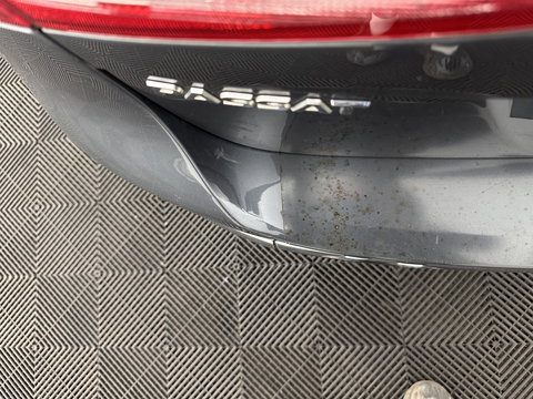 Volkswagen Passat Variant 1.6 TDI Highline BlueMotion ⚠️MOTOR-DEFECT⚠️ *PANO | LEATHER-MICROFIBRE | HEATED-COMFORTSEATS | NAVI-FULLMAP | PRIVACY-GLASS | ECC | PDC | CRUISE | 17''ALU | TOWBAR*