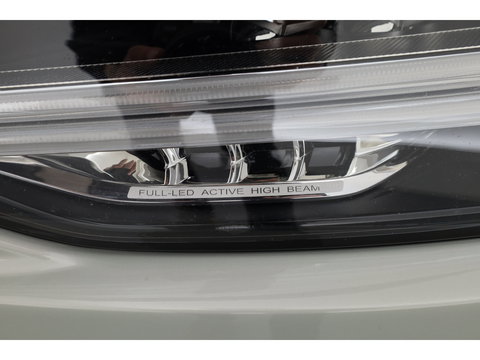 Volvo V90 2.0 T6 AWD Business Pro | Pano | Elek. Trekhaak | Adapt. Cruise | 4x Stoelverw. | Memory | Camera | Keyless | 18''