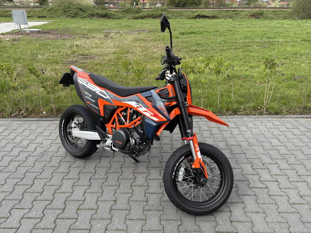 KTM 690 - SMC R SMC-R