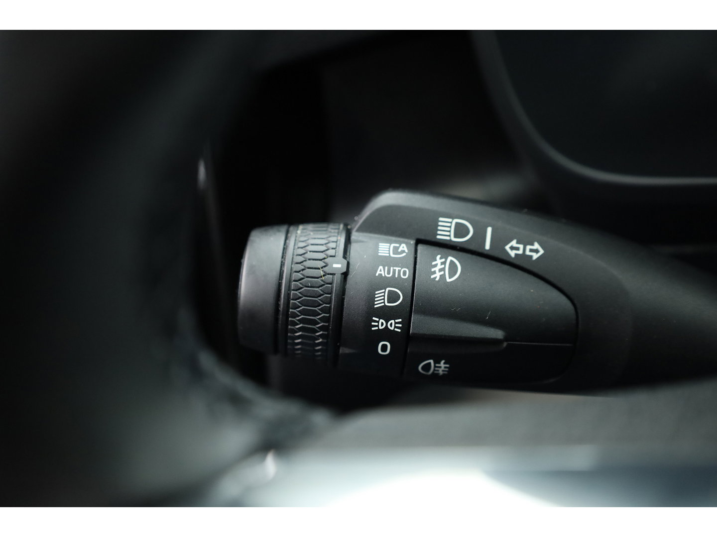 Volvo XC40 1.5 T4 Plug-in hybrid Ultimate Dark | Pano | H&K Audio | Memory | achteruitrijcamera | 20 " |