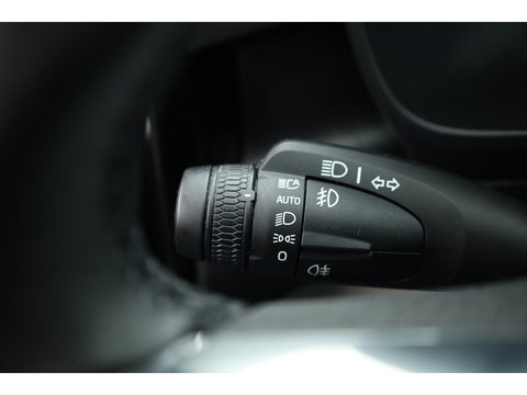 Volvo XC40 1.5 T4 Plug-in hybrid Ultimate Dark | Pano | H&K Audio | Memory | achteruitrijcamera | 20 " |