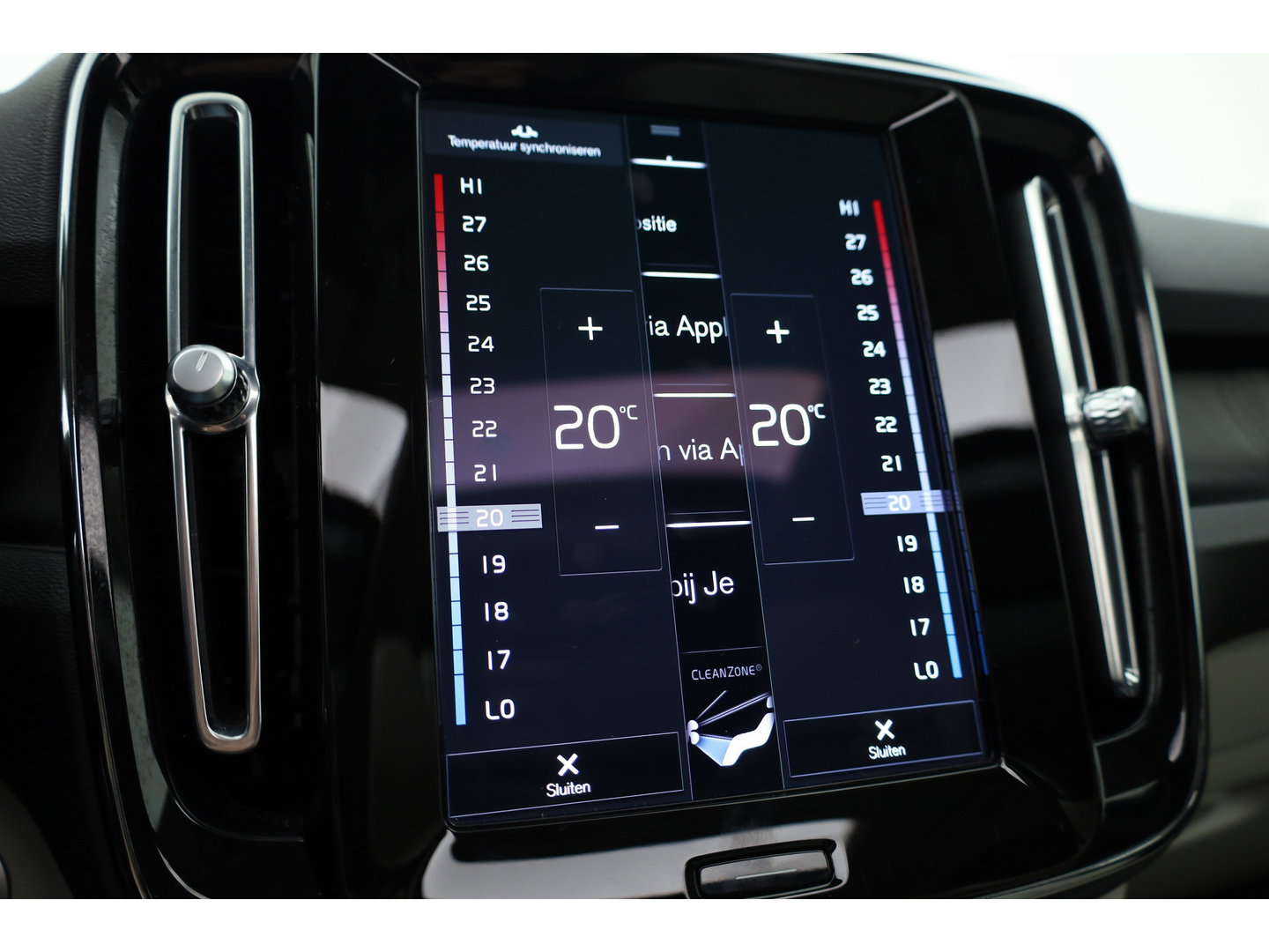 Volvo XC40 1.5 T4 Plug-in hybrid Ultimate Dark | Pano | H&K Audio | Memory | achteruitrijcamera | 20 " |