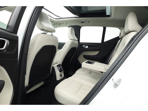 Volvo XC40 1.5 T4 Plug-in hybrid Ultimate Dark | Pano | H&K Audio | Memory | achteruitrijcamera | 20 " |