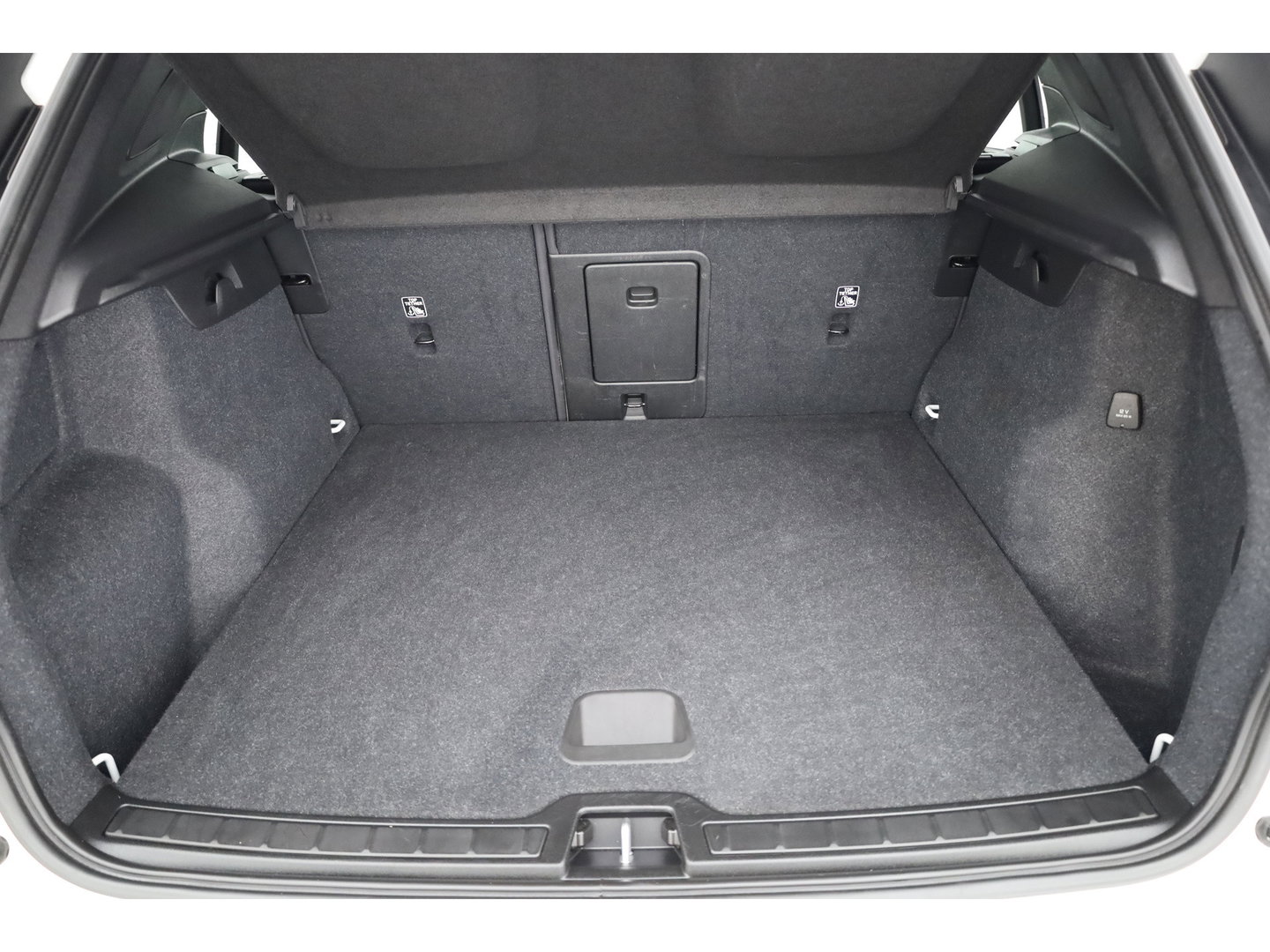 Volvo XC40 1.5 T4 Plug-in hybrid Ultimate Dark | Pano | H&K Audio | Memory | achteruitrijcamera | 20 " |