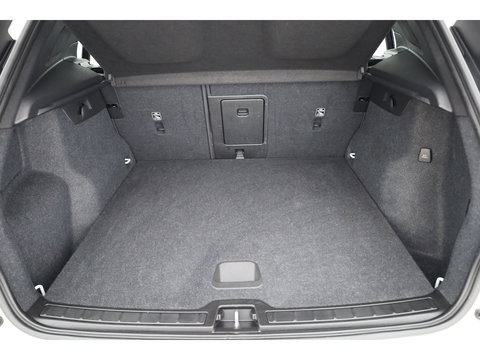 Volvo XC40 1.5 T4 Plug-in hybrid Ultimate Dark | Pano | H&K Audio | Memory | achteruitrijcamera | 20 " |