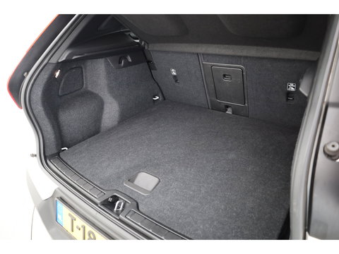 Volvo XC40 1.5 T4 Plug-in hybrid Ultimate Dark | Pano | H&K Audio | Memory | achteruitrijcamera | 20 " |