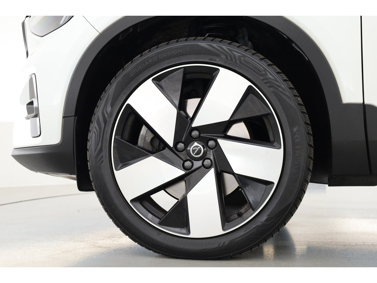 Volvo XC40 1.5 T4 Plug-in hybrid Ultimate Dark | Pano | H&K Audio | Memory | achteruitrijcamera | 20 " |