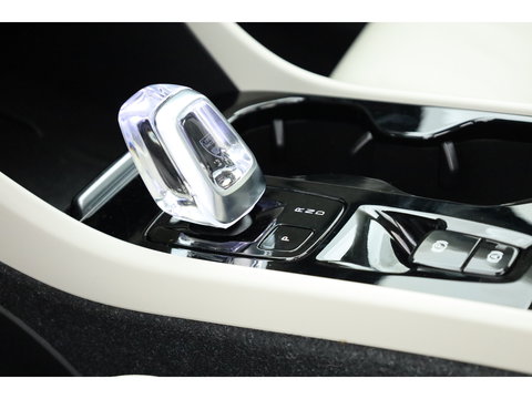Volvo XC40 1.5 T4 Plug-in hybrid Ultimate Dark | Pano | H&K Audio | Memory | achteruitrijcamera | 20 " |