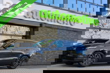 Land Rover Range Rover Velar - 2.0 P400e | PANO | MEMORY | MERIDIAN | HUD | DODE HOEK | CARPLAY | CAMERA |