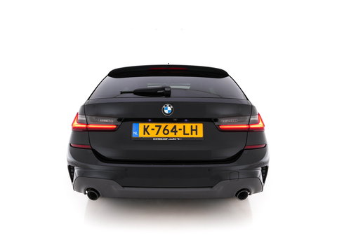 BMW 3 Serie Touring 330e eDrive M-Sportpack Edition (Plug-In) (INCL-BTW) *PANO | LEATHER | HEAD-UP | ADAPTIVE-CRUISE | FULL-LED | KEYLESS | DIGI-COCKPIT | HEATED-SPORTSEATS | CAMERA | HIFI-SOUND | PRIVACYGLASS | DAB+ | SHIFTPADDLES | NAVI-FULLMAP | 19"A
