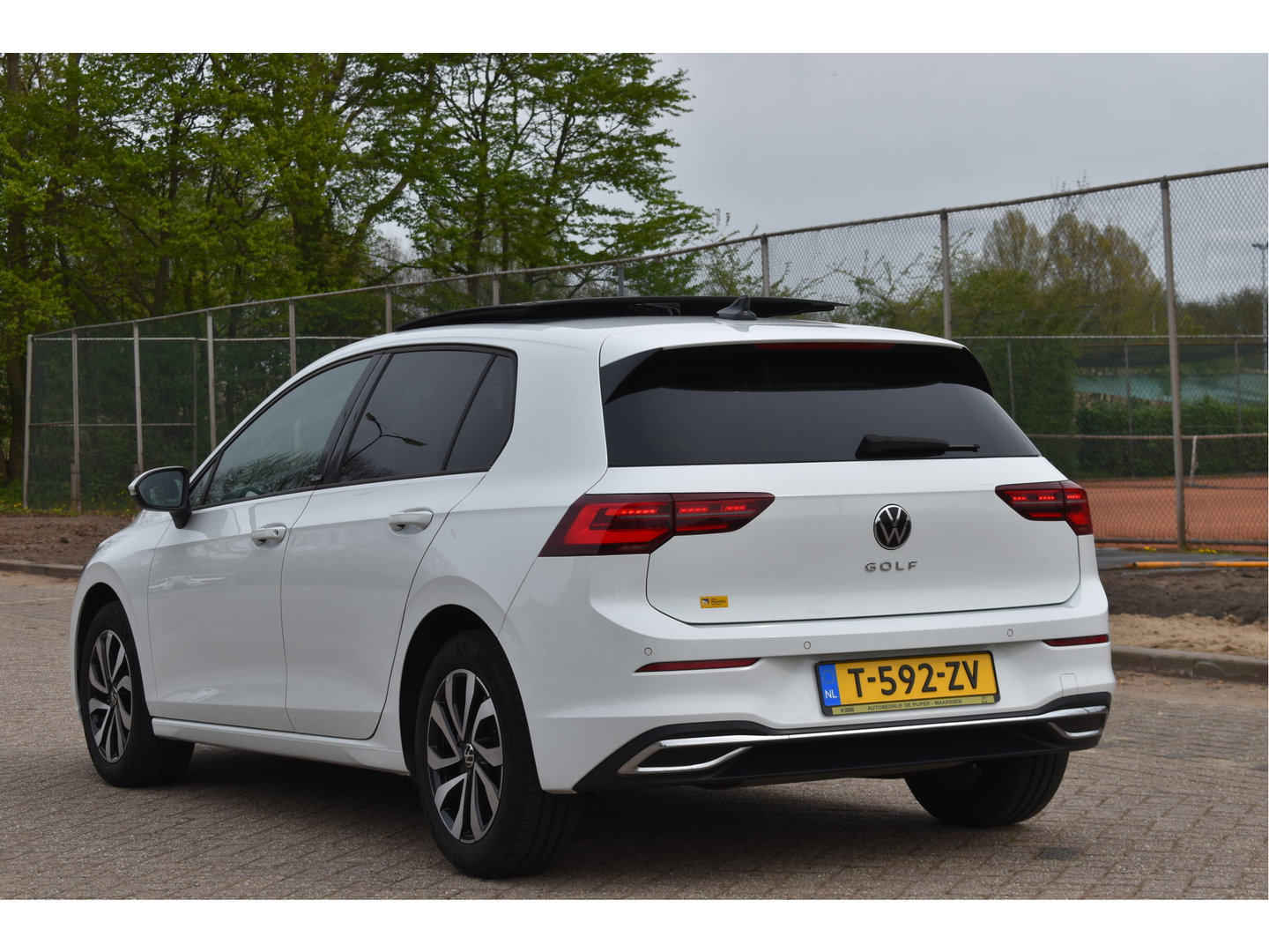 Volkswagen Golf 1.5 eTSI Active Business | Open dak | Carplay | Stoelverwarming | Digitale tellers | IQ-Light | LM-Velgen