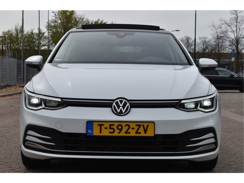 Volkswagen Golf 1.5 eTSI Active Business | Open dak | Carplay | Stoelverwarming | Digitale tellers | IQ-Light | LM-Velgen