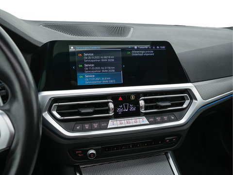 BMW 3 Serie Touring 330e eDrive M-Sportpack Edition (Plug-In) (INCL-BTW) *PANO | LEATHER | HEAD-UP | ADAPTIVE-CRUISE | FULL-LED | KEYLESS | DIGI-COCKPIT | HEATED-SPORTSEATS | CAMERA | HIFI-SOUND | PRIVACYGLASS | DAB+ | SHIFTPADDLES | NAVI-FULLMAP | 19"A