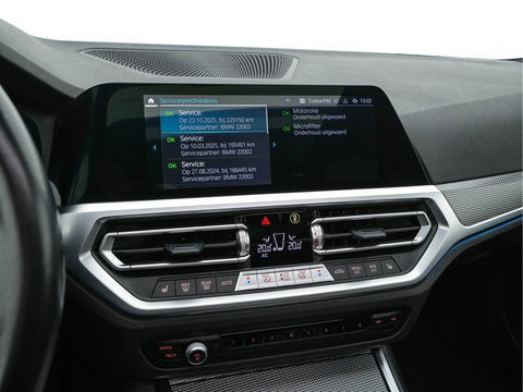 BMW 3 Serie Touring 330e eDrive M-Sportpack Edition (Plug-In) (INCL-BTW) *PANO | LEATHER | HEAD-UP | ADAPTIVE-CRUISE | FULL-LED | KEYLESS | DIGI-COCKPIT | HEATED-SPORTSEATS | CAMERA | HIFI-SOUND | PRIVACYGLASS | DAB+ | SHIFTPADDLES | NAVI-FULLMAP | 19"A