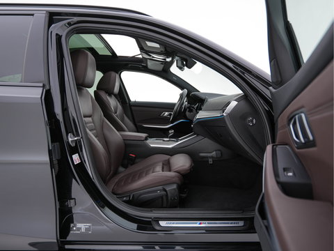BMW 3 Serie Touring 330e eDrive M-Sportpack Edition (Plug-In) (INCL-BTW) *PANO | LEATHER | HEAD-UP | ADAPTIVE-CRUISE | FULL-LED | KEYLESS | DIGI-COCKPIT | HEATED-SPORTSEATS | CAMERA | HIFI-SOUND | PRIVACYGLASS | DAB+ | SHIFTPADDLES | NAVI-FULLMAP | 19"A