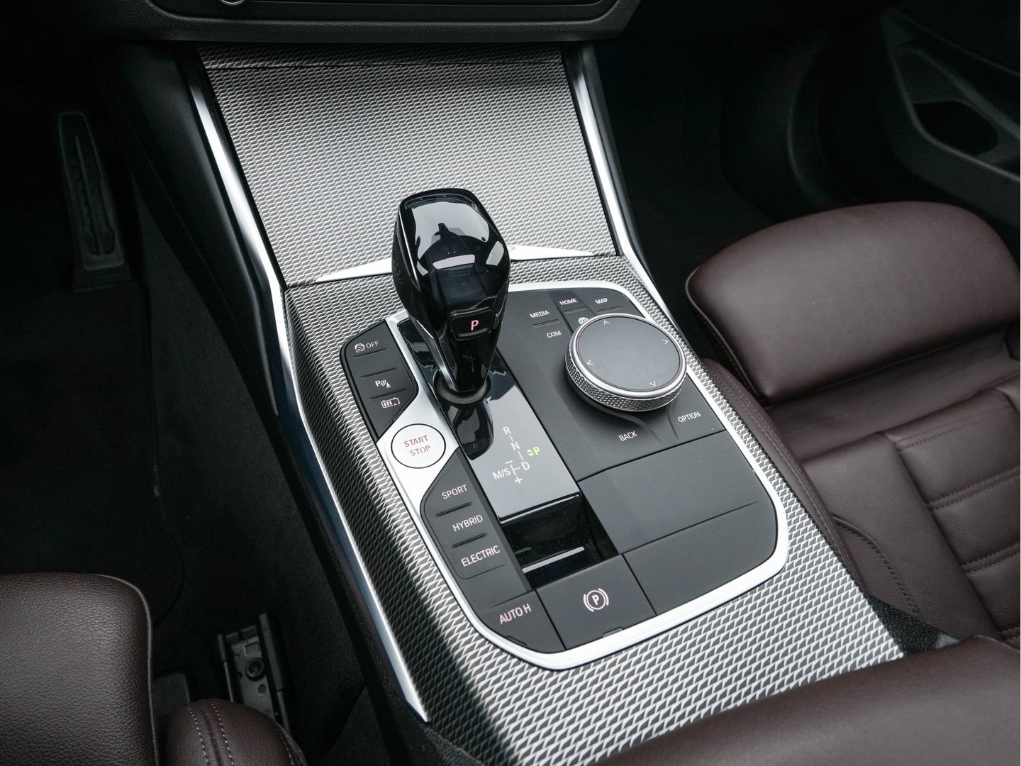 BMW 3 Serie Touring 330e eDrive M-Sportpack Edition (Plug-In) (INCL-BTW) *PANO | LEATHER | HEAD-UP | ADAPTIVE-CRUISE | FULL-LED | KEYLESS | DIGI-COCKPIT | HEATED-SPORTSEATS | CAMERA | HIFI-SOUND | PRIVACYGLASS | DAB+ | SHIFTPADDLES | NAVI-FULLMAP | 19"A