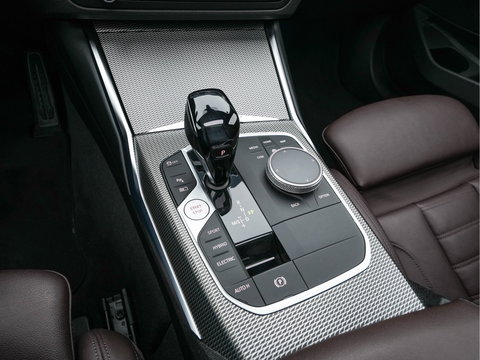 BMW 3 Serie Touring 330e eDrive M-Sportpack Edition (Plug-In) (INCL-BTW) *PANO | LEATHER | HEAD-UP | ADAPTIVE-CRUISE | FULL-LED | KEYLESS | DIGI-COCKPIT | HEATED-SPORTSEATS | CAMERA | HIFI-SOUND | PRIVACYGLASS | DAB+ | SHIFTPADDLES | NAVI-FULLMAP | 19"A