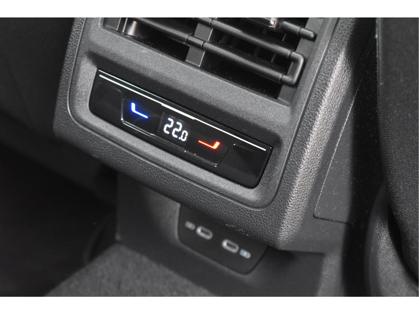 Volkswagen Golf 1.5 eTSI Active Business | Open dak | Carplay | Stoelverwarming | Digitale tellers | IQ-Light | LM-Velgen