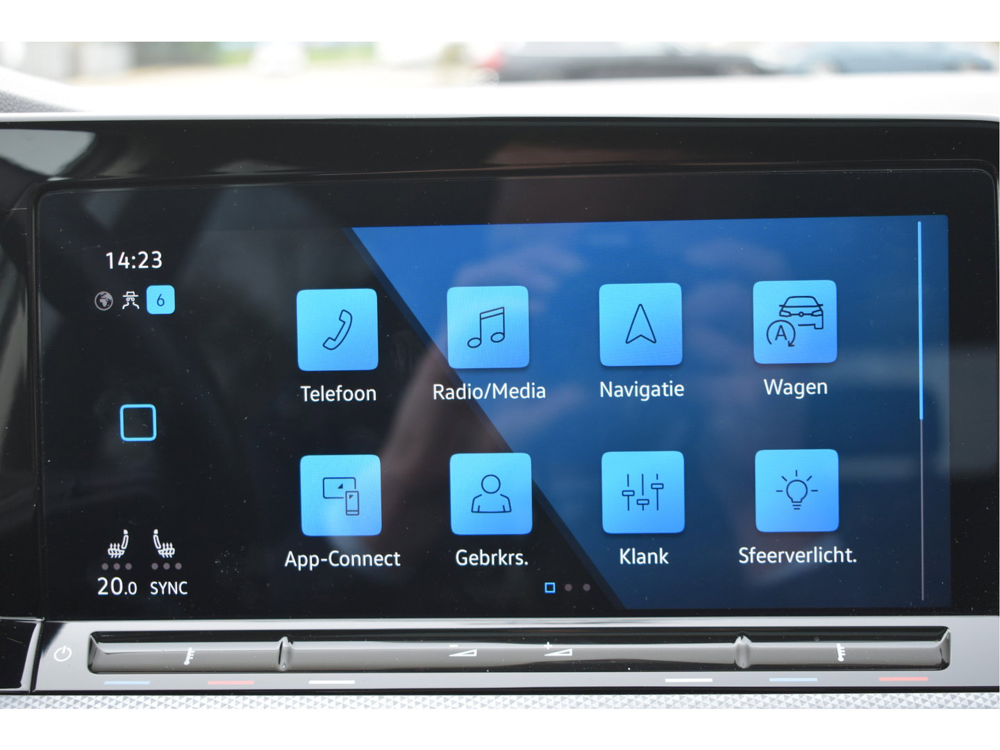 Volkswagen Golf 1.5 eTSI Active Business | Open dak | Carplay | Stoelverwarming | Digitale tellers | IQ-Light | LM-Velgen