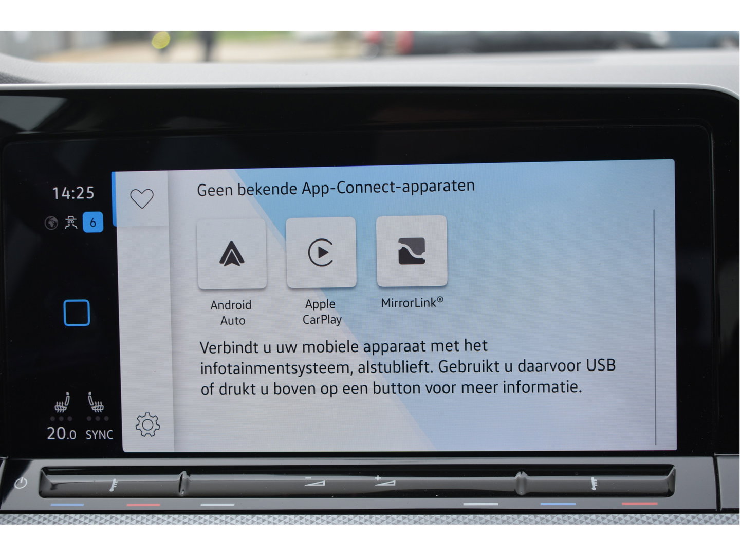 Volkswagen Golf 1.5 eTSI Active Business | Open dak | Carplay | Stoelverwarming | Digitale tellers | IQ-Light | LM-Velgen