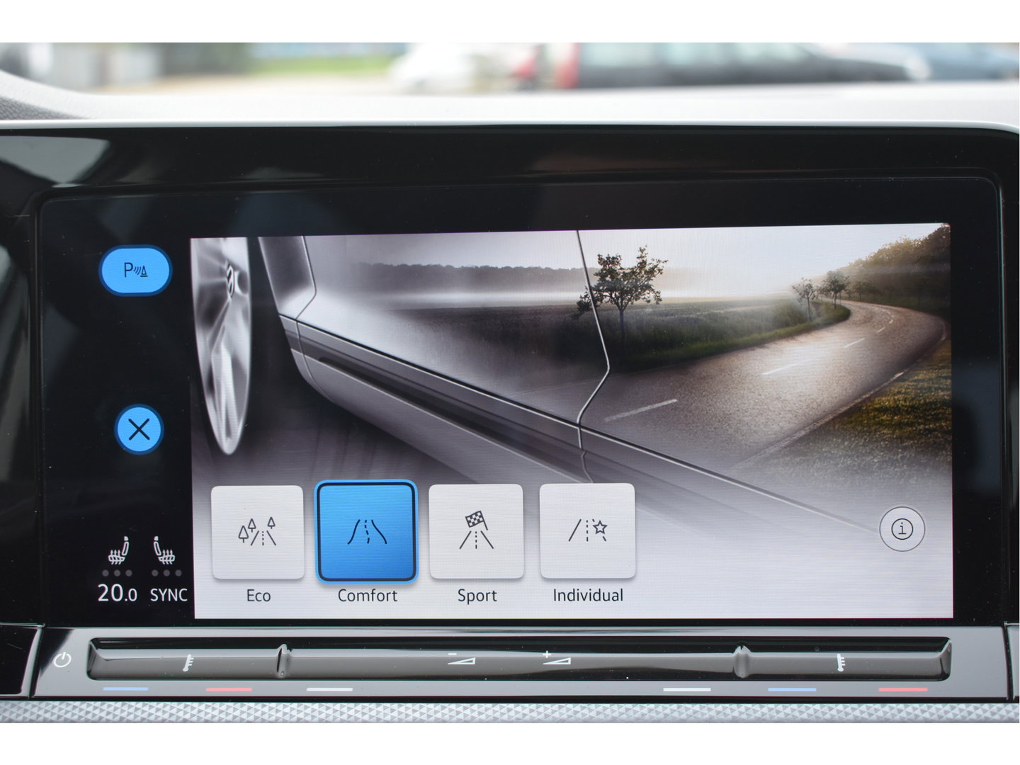 Volkswagen Golf 1.5 eTSI Active Business | Open dak | Carplay | Stoelverwarming | Digitale tellers | IQ-Light | LM-Velgen