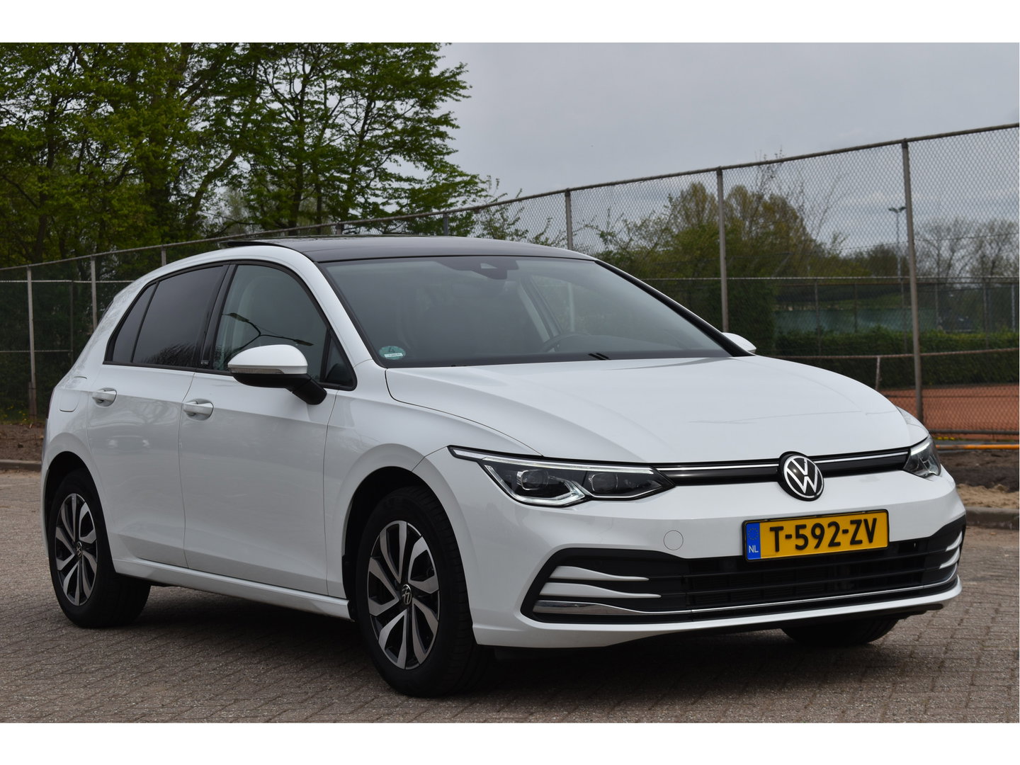 Volkswagen Golf 1.5 eTSI Active Business | Open dak | Carplay | Stoelverwarming | Digitale tellers | IQ-Light | LM-Velgen