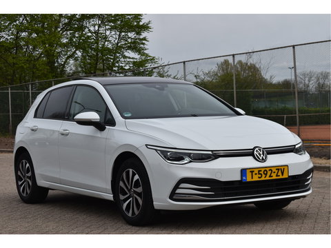 Volkswagen Golf 1.5 eTSI Active Business | Open dak | Carplay | Stoelverwarming | Digitale tellers | IQ-Light | LM-Velgen