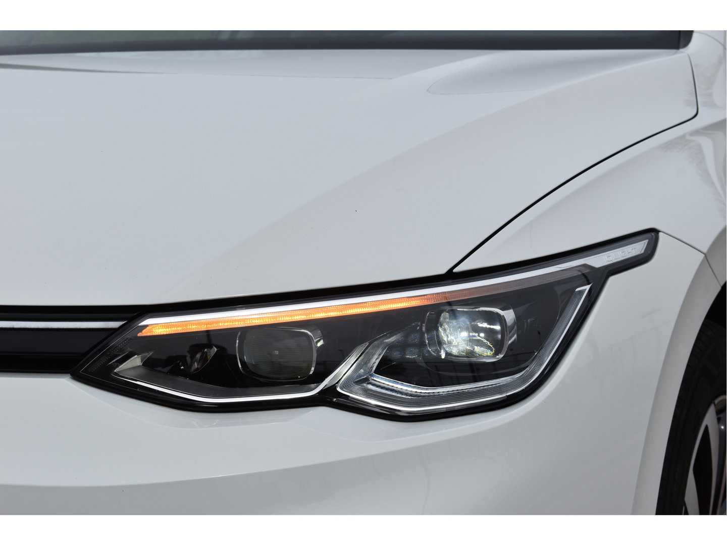 Volkswagen Golf 1.5 eTSI Active Business | Open dak | Carplay | Stoelverwarming | Digitale tellers | IQ-Light | LM-Velgen