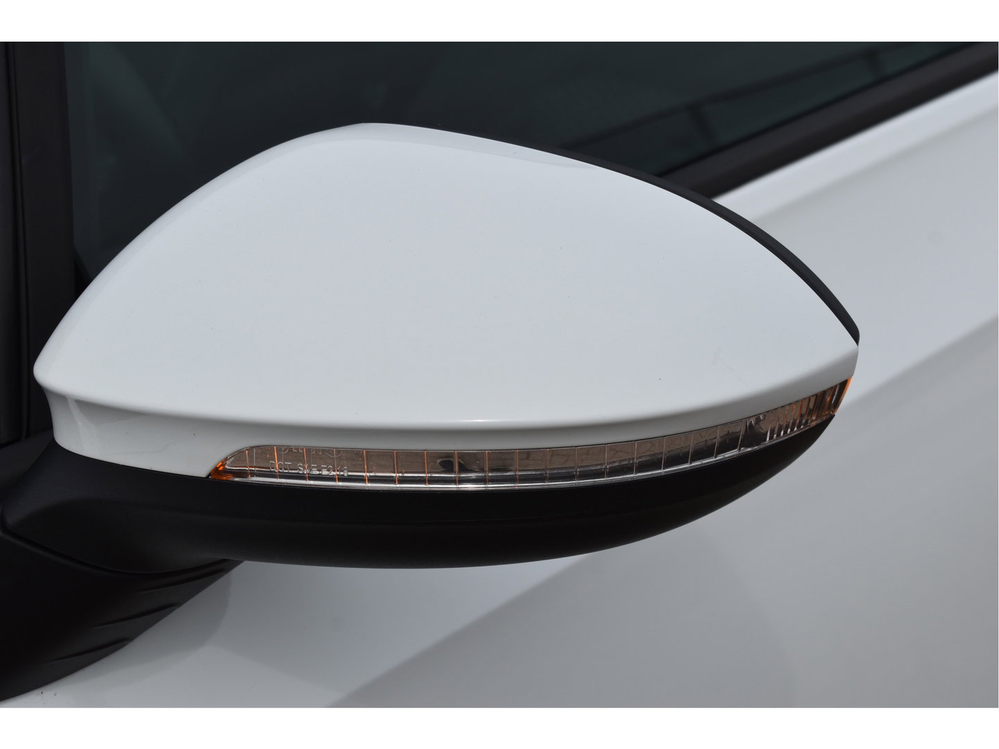 Volkswagen Golf 1.5 eTSI Active Business | Open dak | Carplay | Stoelverwarming | Digitale tellers | IQ-Light | LM-Velgen