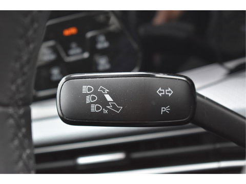 Volkswagen Golf 1.5 eTSI Active Business | Open dak | Carplay | Stoelverwarming | Digitale tellers | IQ-Light | LM-Velgen