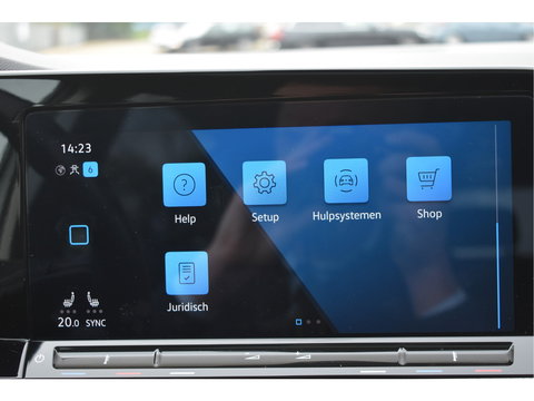 Volkswagen Golf 1.5 eTSI Active Business | Open dak | Carplay | Stoelverwarming | Digitale tellers | IQ-Light | LM-Velgen