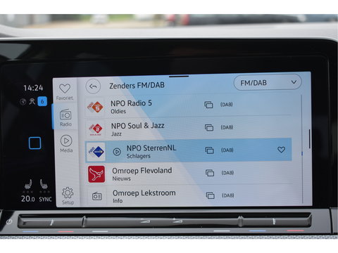 Volkswagen Golf 1.5 eTSI Active Business | Open dak | Carplay | Stoelverwarming | Digitale tellers | IQ-Light | LM-Velgen