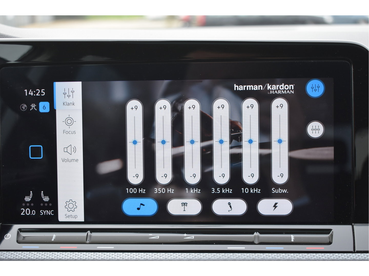 Volkswagen Golf 1.5 eTSI Active Business | Open dak | Carplay | Stoelverwarming | Digitale tellers | IQ-Light | LM-Velgen