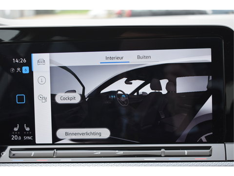 Volkswagen Golf 1.5 eTSI Active Business | Open dak | Carplay | Stoelverwarming | Digitale tellers | IQ-Light | LM-Velgen