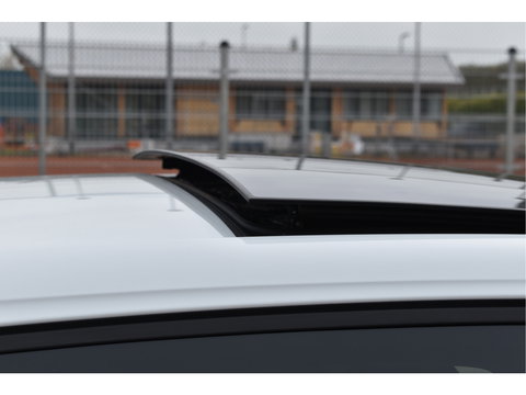 Volkswagen Golf 1.5 eTSI Active Business | Open dak | Carplay | Stoelverwarming | Digitale tellers | IQ-Light | LM-Velgen