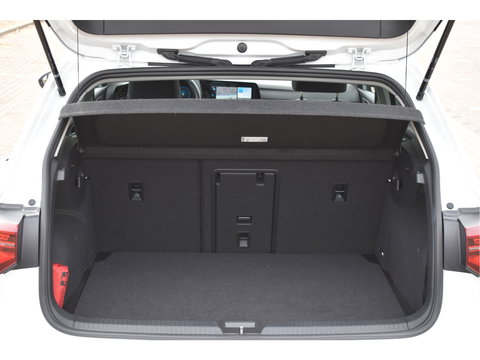 Volkswagen Golf 1.5 eTSI Active Business | Open dak | Carplay | Stoelverwarming | Digitale tellers | IQ-Light | LM-Velgen