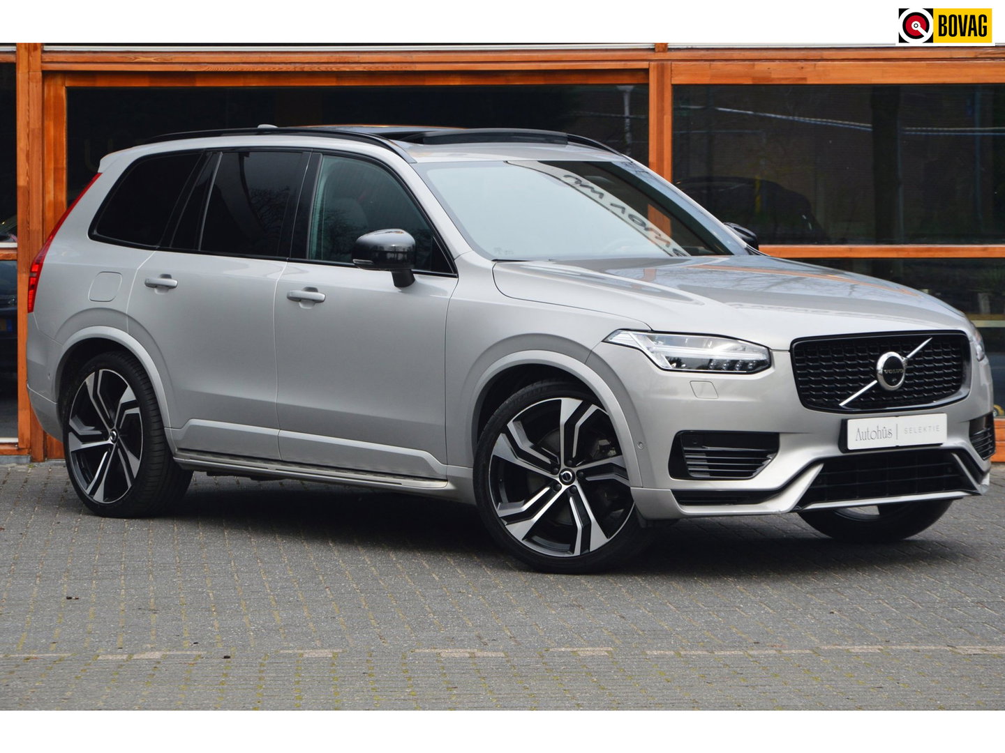 Volvo XC90 T8 Hybride AWD Plus Dark LONG RANGE | Luchtvering | Head-Up | Panoramadak | 360° Camera |Trekhaak |