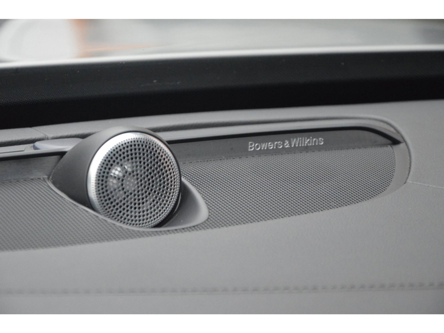 Volvo XC90 T8 Hybride AWD Plus Dark LONG RANGE | Luchtvering | Head-Up | Panoramadak | 360° Camera |Trekhaak |