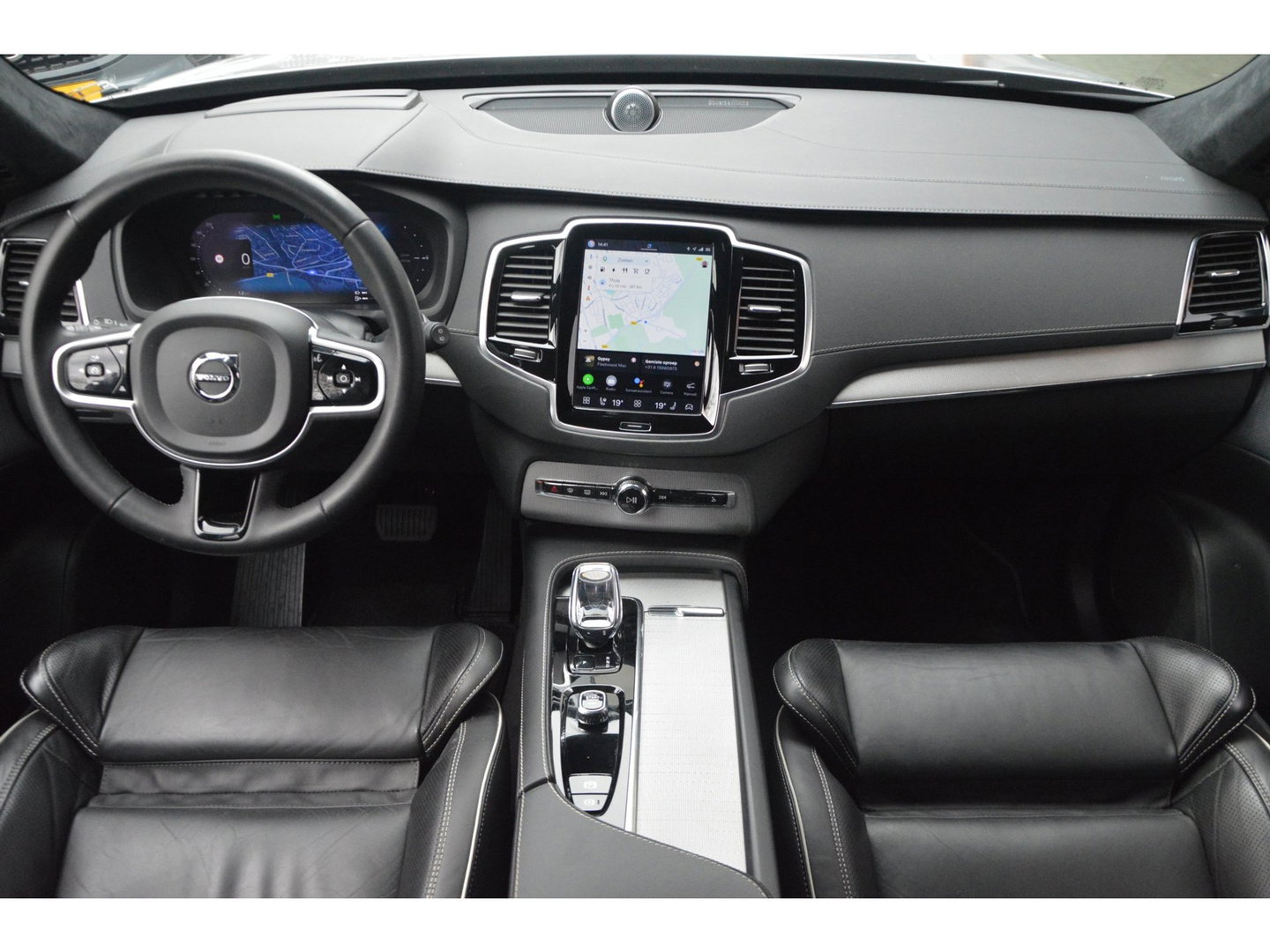 Volvo XC90 T8 Hybride AWD Plus Dark LONG RANGE | Luchtvering | Head-Up | Panoramadak | 360° Camera |Trekhaak |