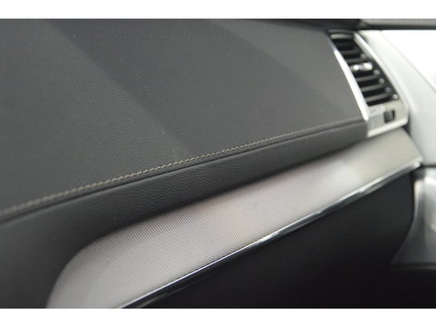 Volvo XC90 T8 Hybride AWD Plus Dark LONG RANGE | Luchtvering | Head-Up | Panoramadak | 360° Camera |Trekhaak |