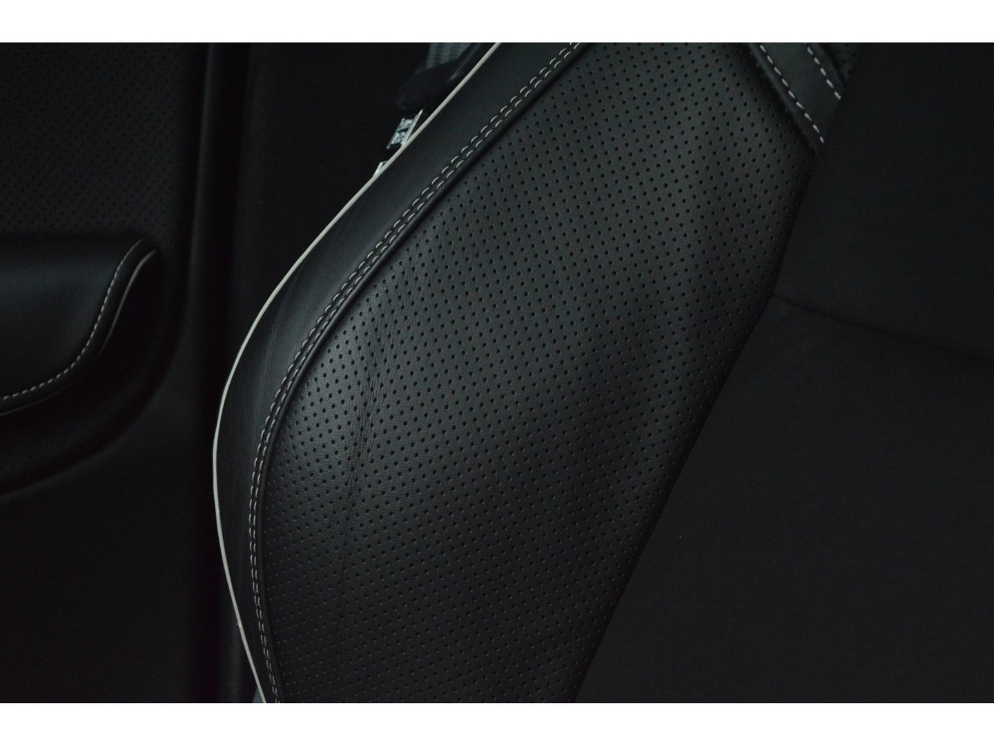 Volvo XC90 T8 Hybride AWD Plus Dark LONG RANGE | Luchtvering | Head-Up | Panoramadak | 360° Camera |Trekhaak |