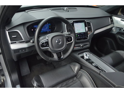 Volvo XC90 T8 Hybride AWD Plus Dark LONG RANGE | Luchtvering | Head-Up | Panoramadak | 360° Camera |Trekhaak |