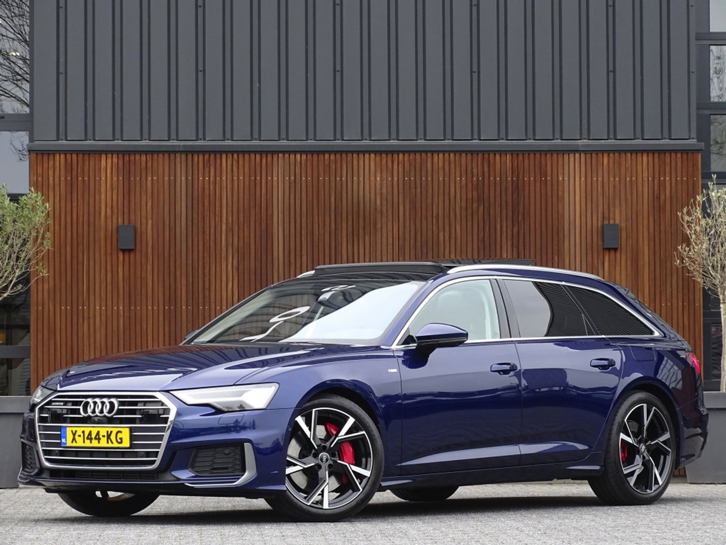 Audi A6 Avant 55 TFSIe 367PK Quattro / S6 Edit / Pano / Matrix / 360° / carbon
